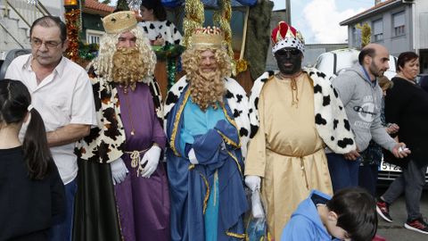 Los Reyes Magos recorren Entrecruces. Salida del lugar de Vilela