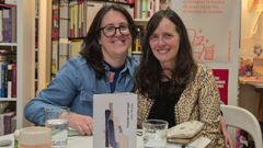 Anta Marante, junto a Vernica Moar, en la presentacin de su libro de poemas Vostede est aqu