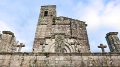 Iglesia de Barbadelo, que conserva la torre original y las portadas rom�nicas