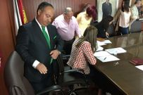 Vigo se sienta en el puesto de presidente de la corporaci�n una vez investido. 