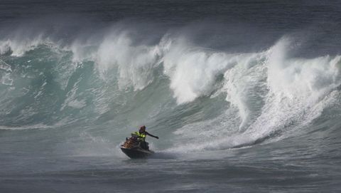 TEmporal. Olas en Riazor