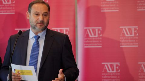 Ábalos ve llamativo que la oferta de coalición de julio fuese considerada «humillante» y que ahora Podemos diga que si vuelven a ese punto «es cuestión de horas» que lleguen a un acuerdo