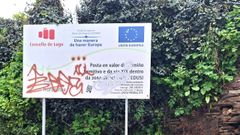 Carteles de obras sin retirar: imagen en el Camino Primitivo de Lugo, en la zona de O Carme
