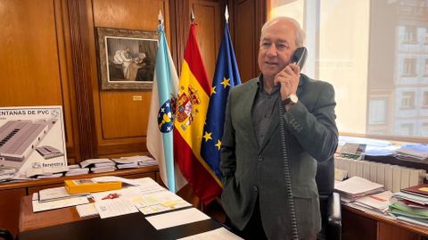 El alcalde, Jos� Tom�, destaca las mejoras del nuevo contrato telef�nico