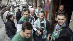 Las pe�as del Racing animan a vivir las horas previas al partido en la calle Mar�a 