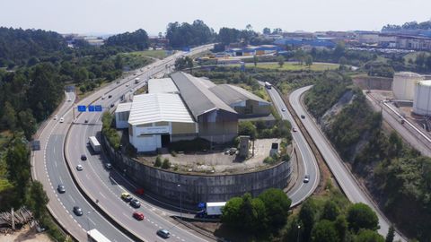 Vista a�rea del nudo de la A-55 en Puxeiros, y parte del �rea industrial de Mos