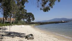 Junto a la playa de Ancados, en Boiro, se anuncia una parcela para venta o alquiler