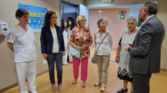 Julio Garc�a Comesa�a, con Mar�a del Carmen, Aurora y Eulogia.