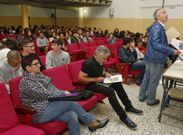 Reuni�n para organizar a los alumnos de bachillerato del Alfredo Bra�as de Carballo. 
