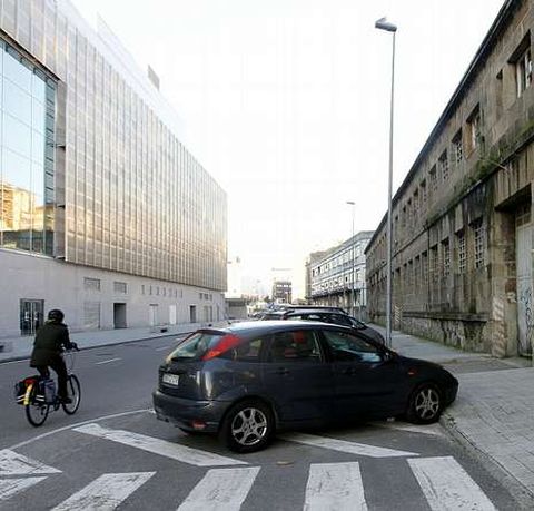 Un indigente entr� en la nave que sufri� el siniestro.