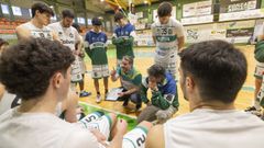 H�ctor M�ndez, en un tiempo muerto del Xiria.