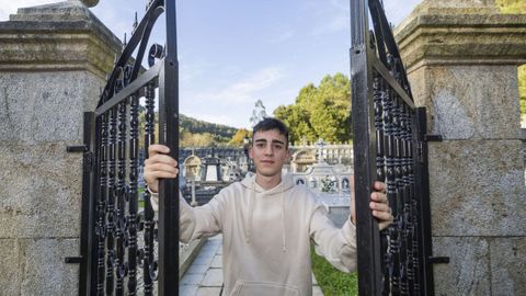 lex Quintns, s portas do cemiterio de Toba