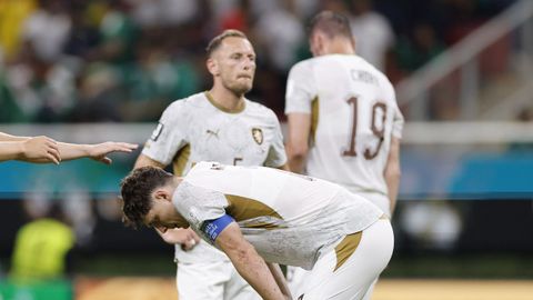 Jugadores de la Rep�blica Checa, lament�ndose tras perder ante Corea del Sur.