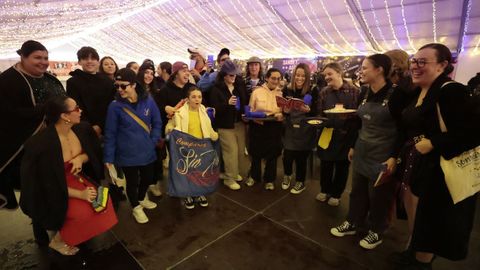 Mucha animaci�n y buen humor en los preparativos de las coplas