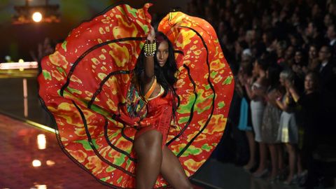 Jasmine Tookes ser la encargada de liderar este ao el grupo, luciendo el sujetador valorada en 3 millones de dlares