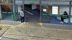 Entrada del servicio de urgencias del Hospital Montecelo, en Pontevedra