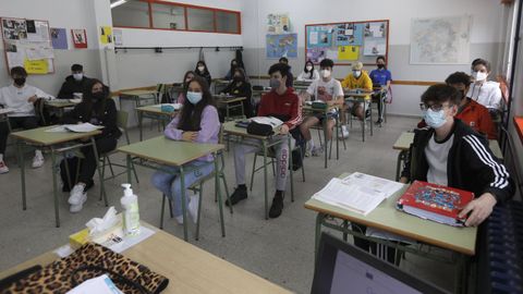 En Galicia hay unos 104.000 alumnos de ESO. En la imagen, una clase del IES Blanco Amor de Ourense el curso pasado