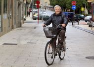 A sus 89 a�os, el primer alcalde de Vilagarc�a en democracia es un ciclista convencido. 