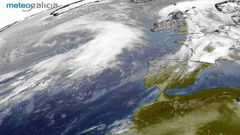 La imagen del sat�lite muestra la posici�n actual de la borrasca Karim