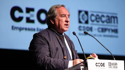 El presidente de la patronal de Castilla-La Mancha, que llam� �memos� a los j�venes.