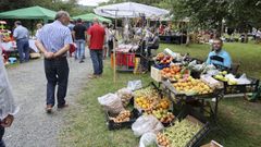 <span lang= gl >Varios postos da Feira Rural de San Sadurni�o, na finca da Corti�a, nunha edici�n anterior</span>