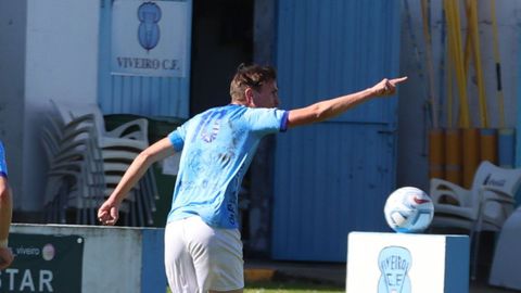 Rolle celebra un gol a la Sarriana el pasado curso en el Kiko Rey.
