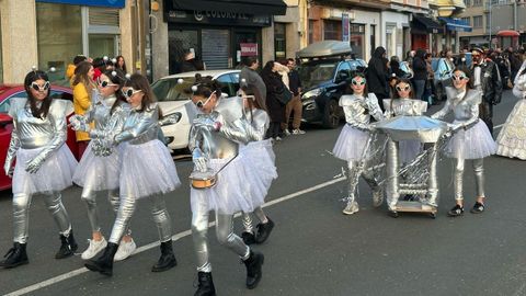 Desfile de comparsas, grupos y carrozas de Cedeira en el 2025.