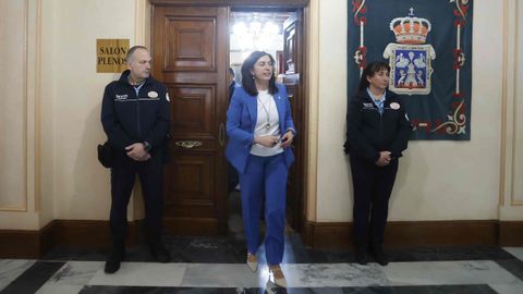 Candia, saliendo del sal�n de plenos