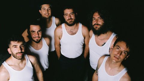 David Ruiz (primero por la derecha) junto al resto de componentes de la banda burgalesa