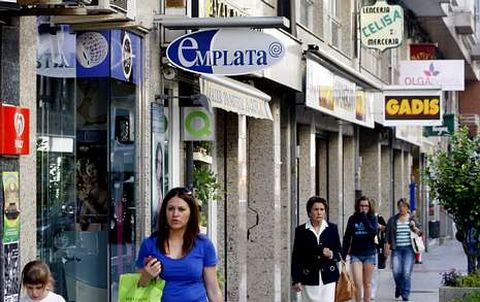 En las calles a�n se ve una importante actividad comercial, pero abundan los locales vac�os.