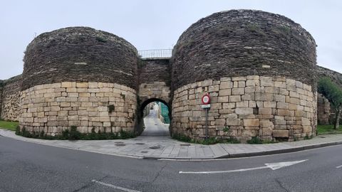 Muralla de Lugo, Porta Mi, la ms antigua
