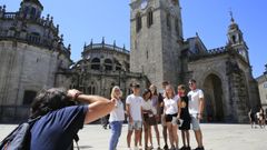 Turistas en la Praza de Santa Mar�a de Lugo