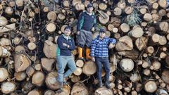 Mauro Santiago Tito Obreg�n posa en lo alto, junto a su hijo Gonzalo (a la izquierda) y su sobrino �lvaro