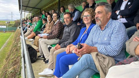 En el centro, con chaqueta gris, el presidente del club asturiano, José Ramón Pérez.