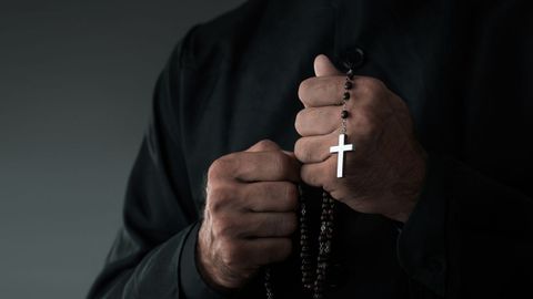 Imagen de archivo de un sacerdote.