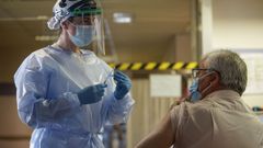 Vacunaci�n contra el covid-19 en el Hospital de Ver�n