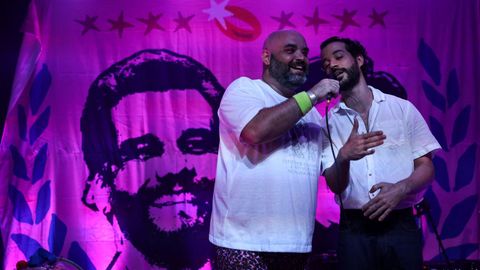 Momento del concurso de dobles de Wagner Moura en su papel de Marcelo�organizado por la popular comparsa C�sate Conmigo