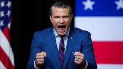 El jefe del Pentgono, Pete Hegseth, gesticula durante su intervencin ante los altos mandos militares