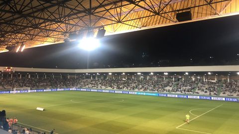 Iluminaci�n de A Malata antes del inicio del Racing-Zaragoza.