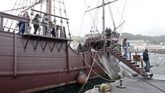 La flota incluye a la carabela Vera Cruz, una r�plica de una nao portuguesa semejante a la Pinta que puede visitarse en Baiona