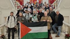 Representantes de las entidades convocantes, este jueves, en el Concello de Ferrol