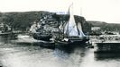 Reproducción de una imagen antigua del puerto de Luarca