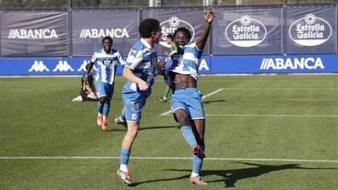 Enrique y Dipanda celebran el segundo gol del Fabril ante el Astorga
