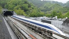 El tren japon�s que viaja a la velocidad de un avi�n