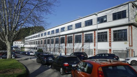 Ahora, la USC ha tomado la decisi�n de demoler el aulario. Se ahorrar� los costes de mantenimiento de 5.500 metros cuadrados (unos 250.000 euros al a�o) y terminar� con los problemas estructurales del edificio