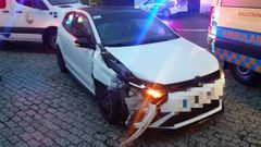 As� qued� uno de los coches del accidente en el cruce de San Eufrasio con el paseo do Rato.
