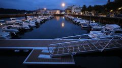 <span lang= gl >Vista nocturna do porto deportivo de Foz</span>