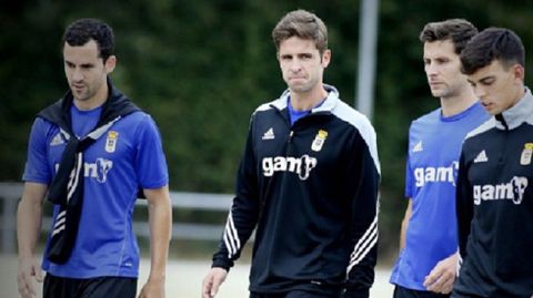 Linares, Verd�s, David Fern�ndez y Edu Bedia charlan tras un entrenamiento