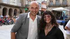 La artista con el regidor Alejandro Lorenzo en una imagen de archivo.