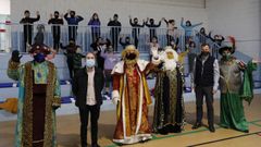 Como no se puede celebrar la cabalgata los Reyes (en la imagen en una visita a un colegio) estar�n en el auditorio